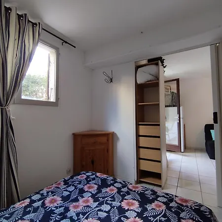 T2 Saint-pierre-la-mer: Terrasse, Parking Prive, Tennis - 4 Pers. - Fr-1-795-23 Apartment Fleury (Aude)