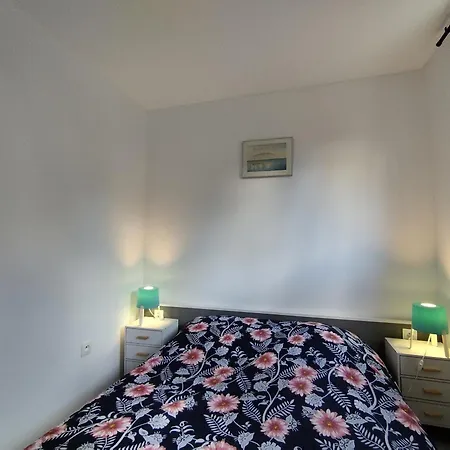 Apartment T2 Saint-pierre-la-mer: Terrasse, Parking Prive, Tennis - 4 Pers. - Fr-1-795-23 *