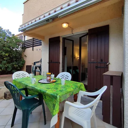 T2 Saint-pierre-la-mer: Terrasse, Parking Prive, Tennis - 4 Pers. - Fr-1-795-23 Apartment